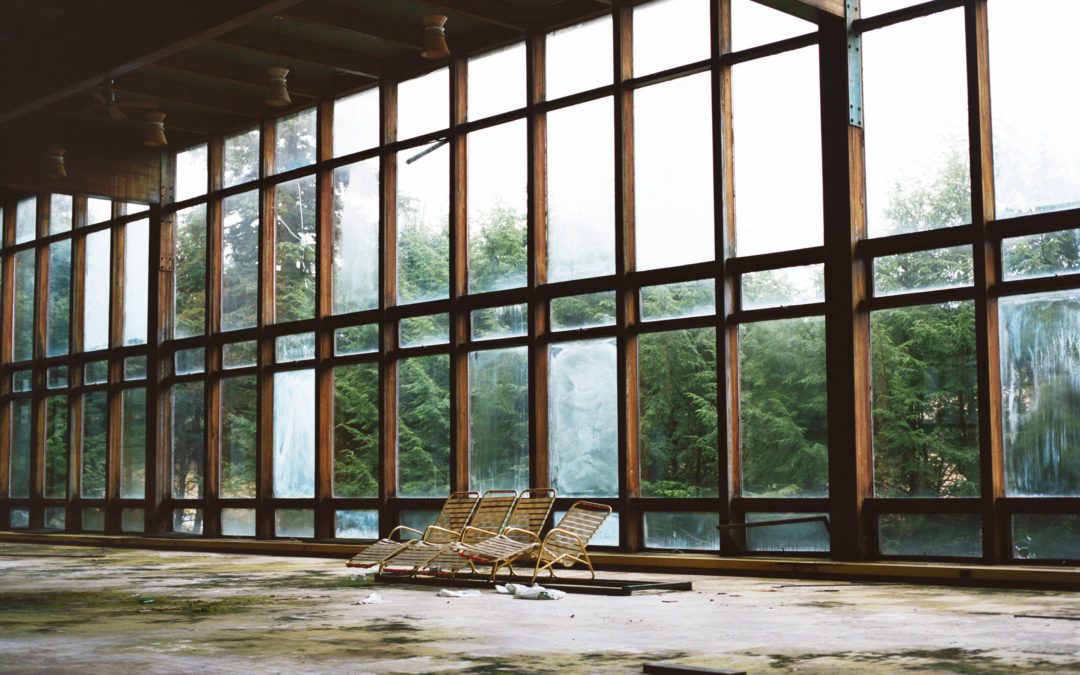 A Haunting Look at the Remains of the Borscht Belt